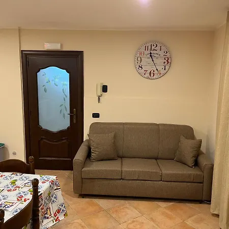 Leontini House بيت للعطل كاتانيا